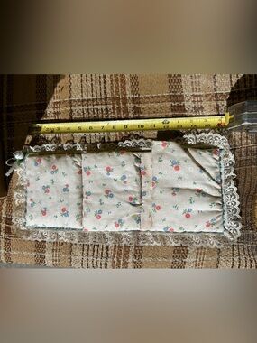 Vintage 70’s handmade Padded Floral wall Organizer Pad - White Pink Blue Flowers
